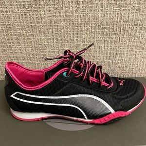 Puma: Size 5 1/2 women: light weight.